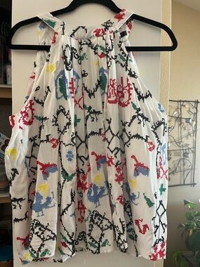 Romeo Juliet Couture
Embroidery Sleeveless Top -M